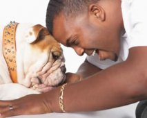 Vijf makkelijke manieren om je hond te tonen dat jij de baas bent